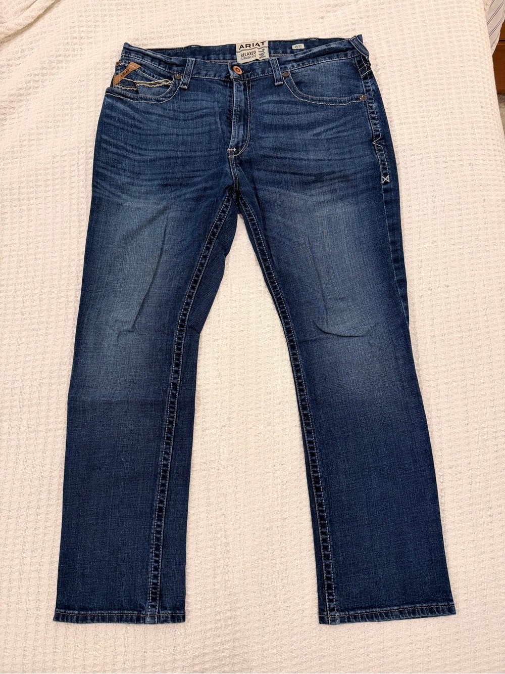 Ariat Men's Dark Blue Relaxed Fit Jeans with Contrast Stitching - M4 36/32 - Picture 2 of 4